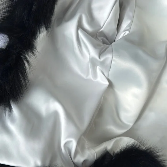 Alice + Olivia Black and White Striped Fur Coat Sz.M - Picture 6 of 7